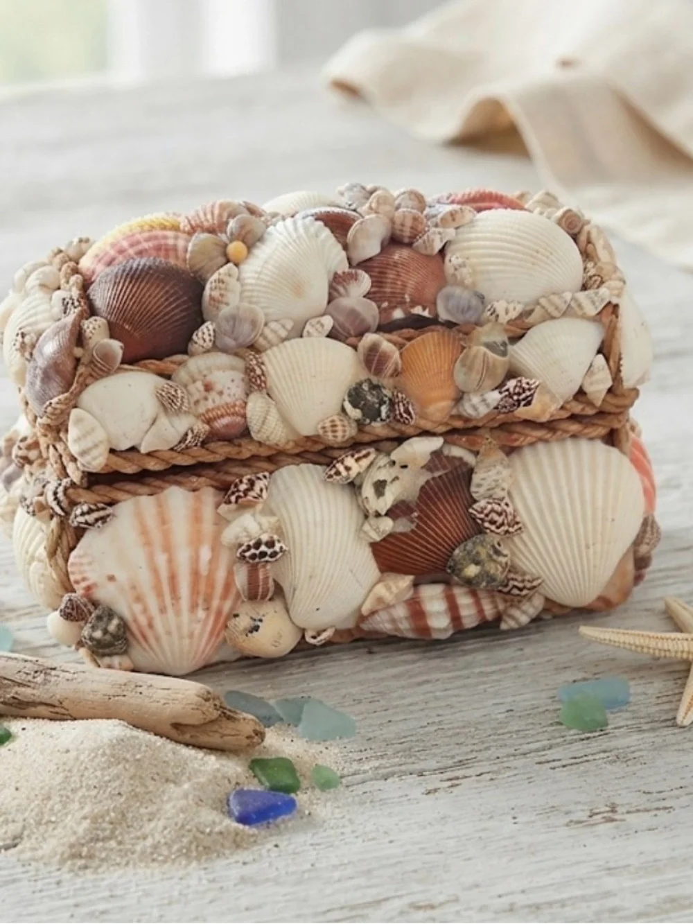 Vintage Shell-Covered Decorative Box in Cream, Brown, Pink